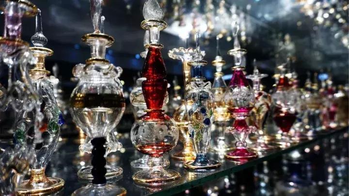 注意这些旅游纪念品千万别带回家,国外旅游不能带回的纪念品