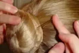 舞蹈盘头教程,简单快速的盘头方式