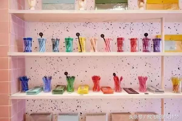 粉蓝色华伦天奴,粉色red华伦天奴