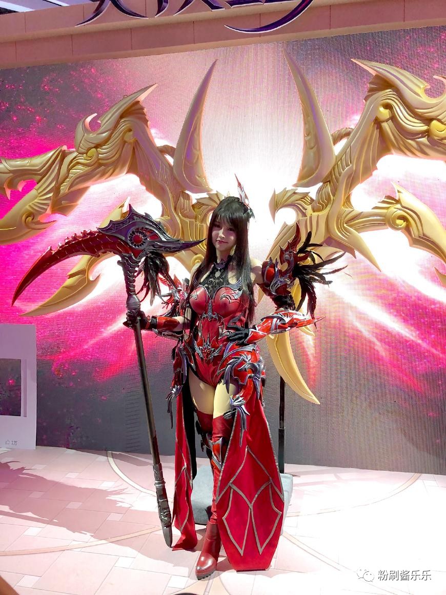 2018上海chinajoy红衣美女,2017chinajoy漂亮妹子