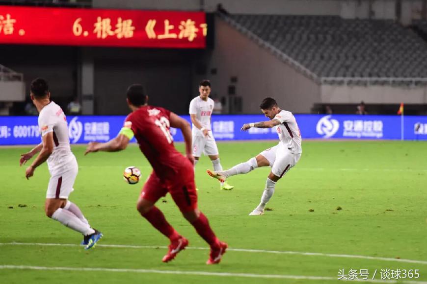 帕托24秒突破巴萨球,帕托任意球死角视频