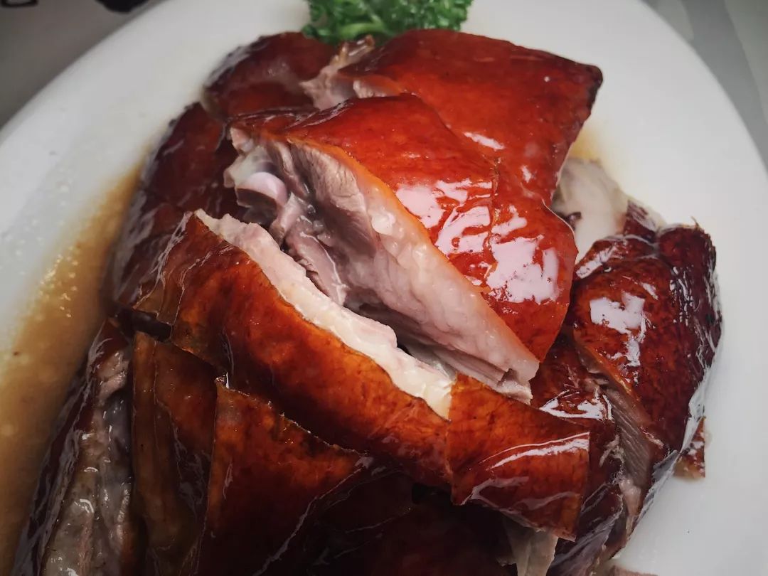 为什么香港很值得去游玩,香港现在还值得去吗