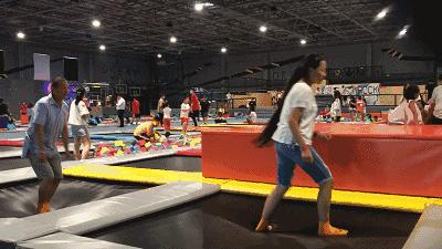 天津“巨型”打卡圣地！蹦床、攀岩、冰壶、游戏机随！便！玩