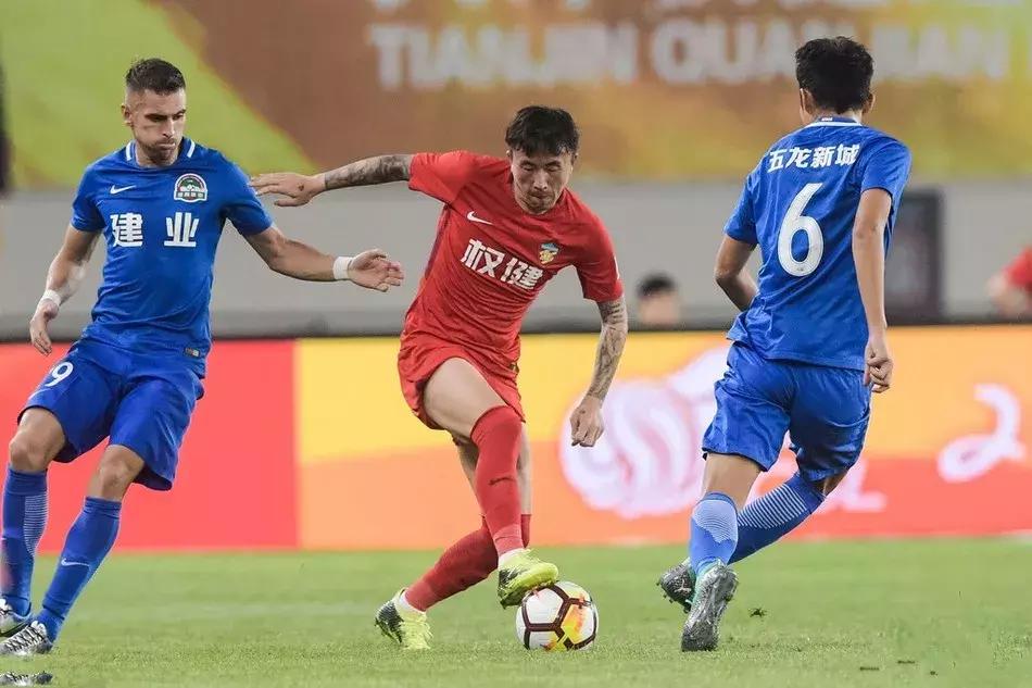 里皮发怒的视频,国足暴怒为队友出头