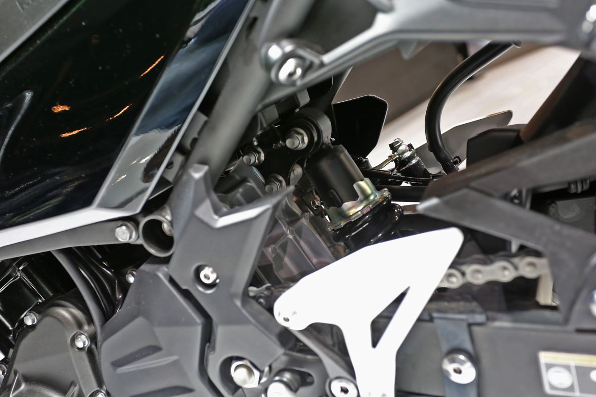 川崎z400对比忍者400,川崎忍者400和本田400f