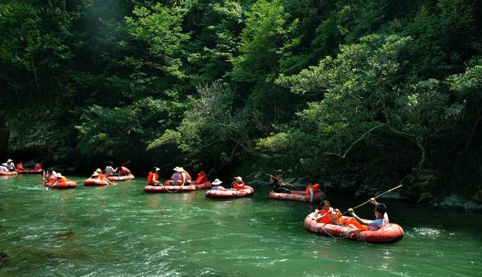 紧张而又刺激的游玩,紧张刺激惊险