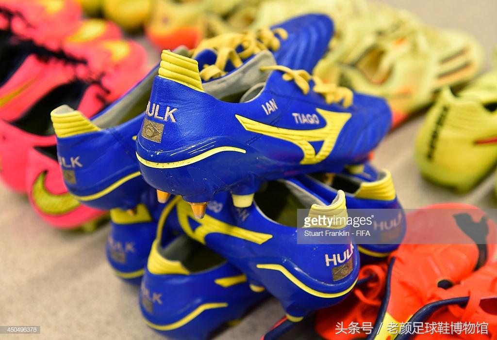 世界杯鸳鸯足球鞋,世界杯彪马鸳鸯足球鞋绿橙