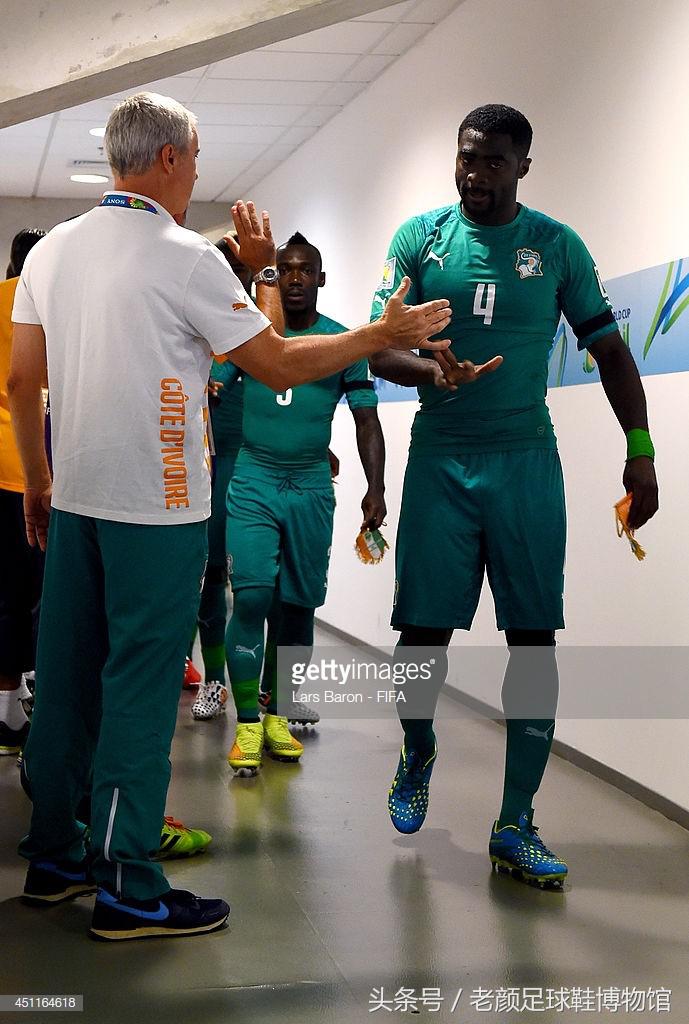 世界杯鸳鸯足球鞋,世界杯彪马鸳鸯足球鞋绿橙
