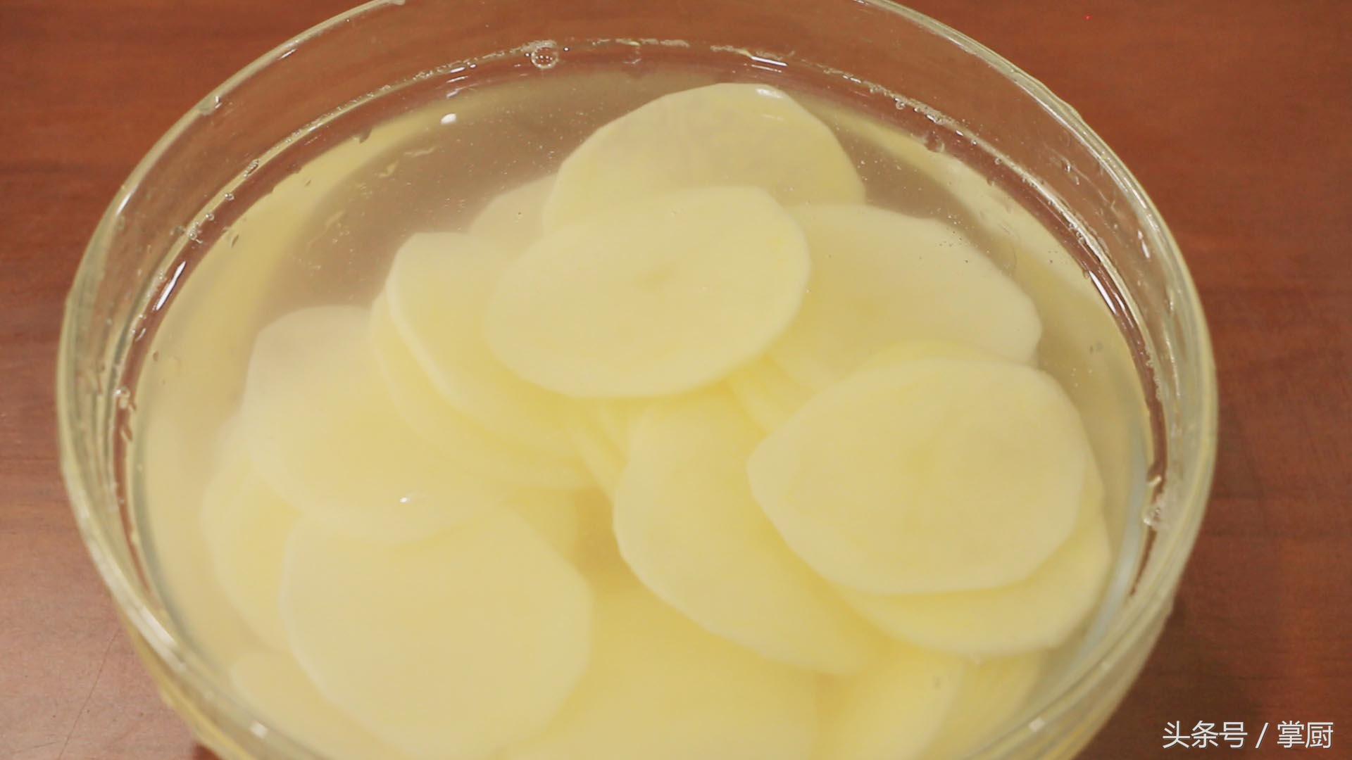 自制烤薯片的详细做法,自制烤薯片的最简单家常做法