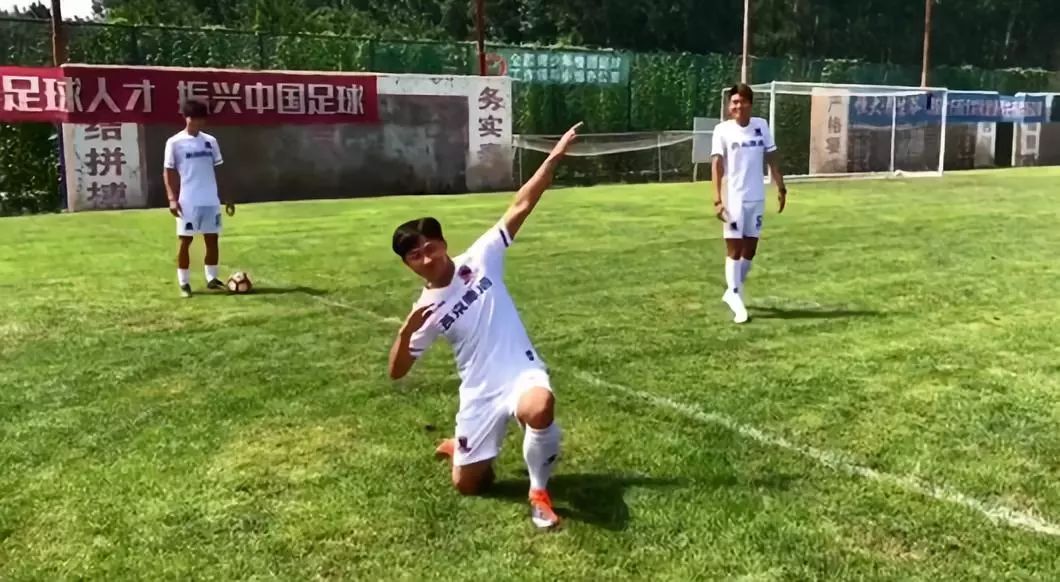 致敬短跑博尔特视频,致敬博尔特200米