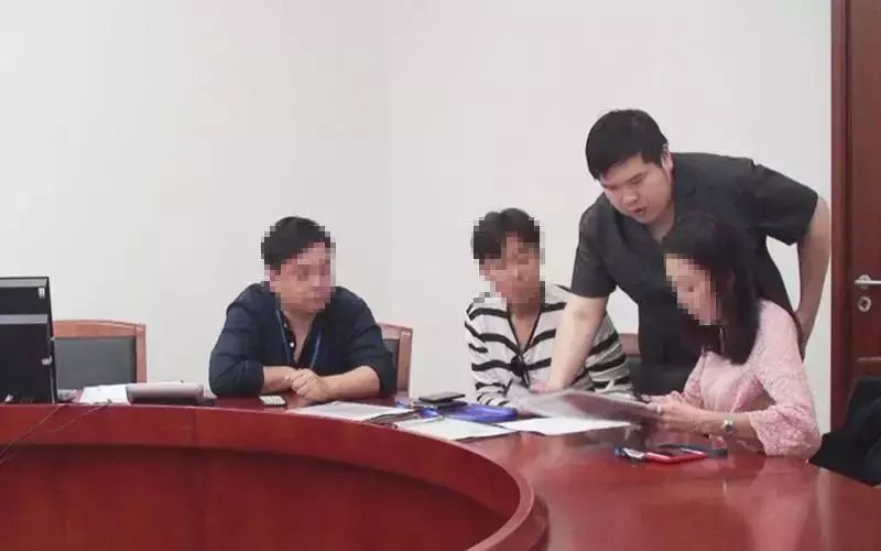 上海法院抓老赖强制执行现场,全国打击老赖解决执行难