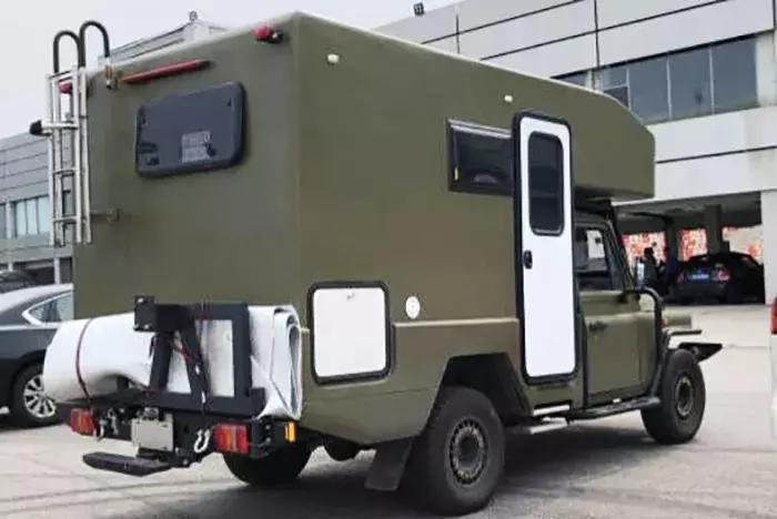 北汽212四驱升顶房车,北汽212越野拖挂房车