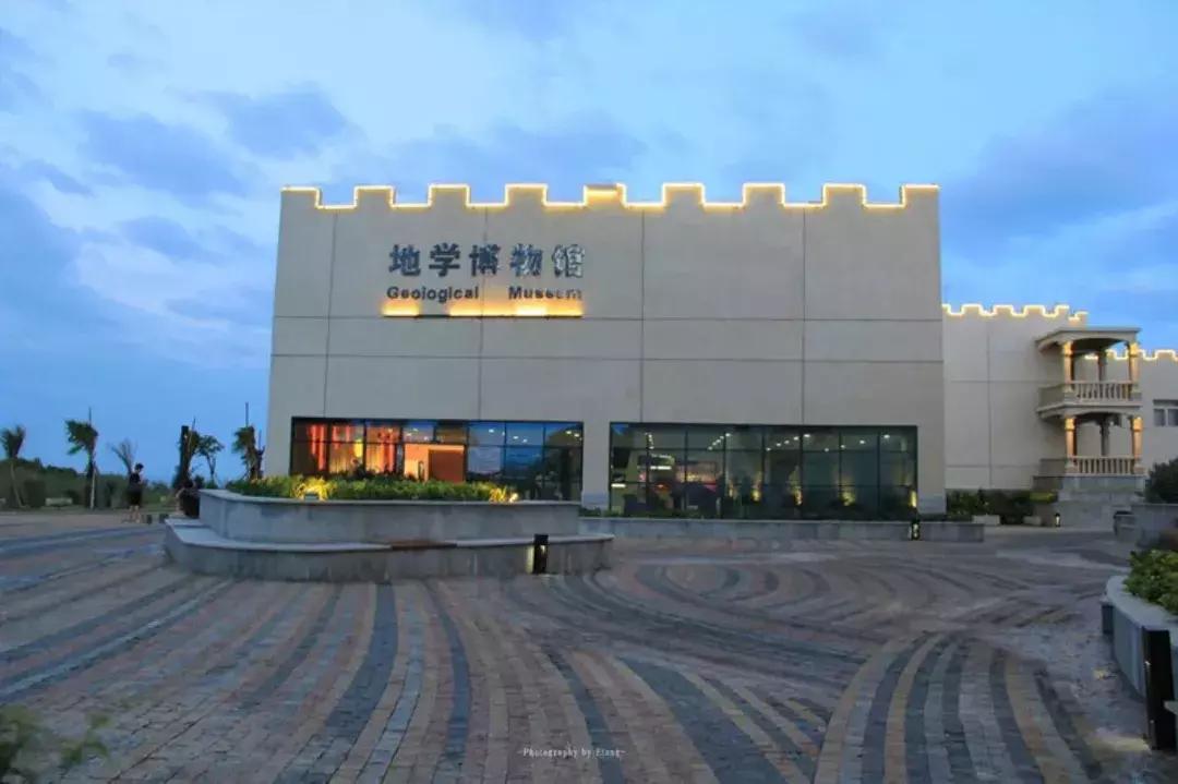 韩国济州岛是一座典型的火山岛,世界有名的火山岛