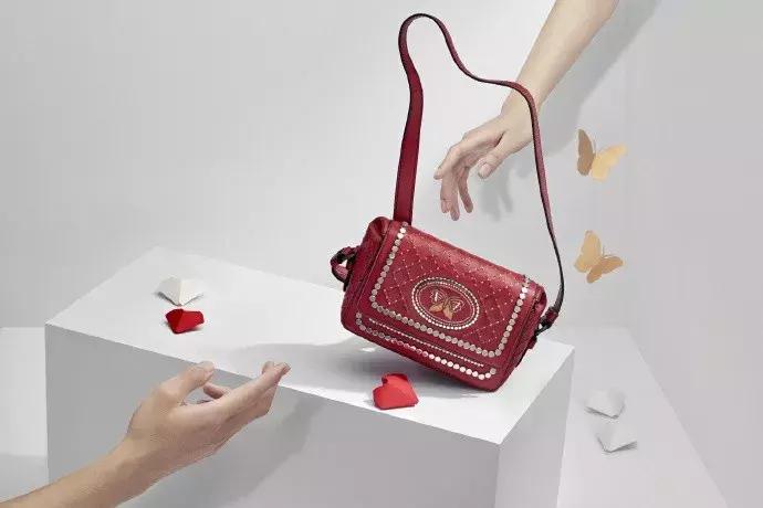 包治百病七夕,华伦天奴七夕限定包包