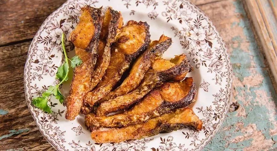 鱼一煎就碎是怎么回事,鱼一煎就烂是什么原因