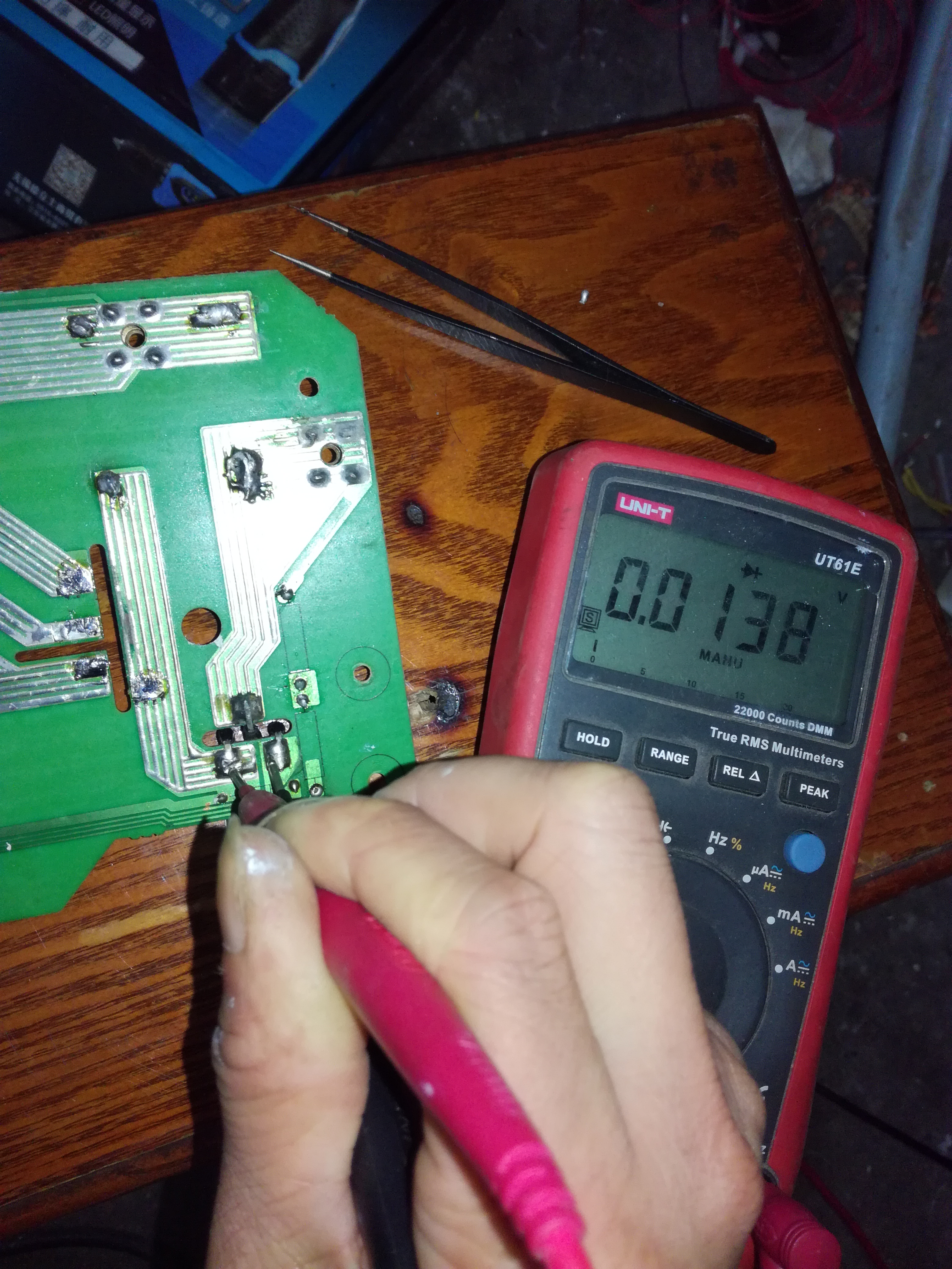 电磁炉进水怎么修,电磁炉进水了怎么修理