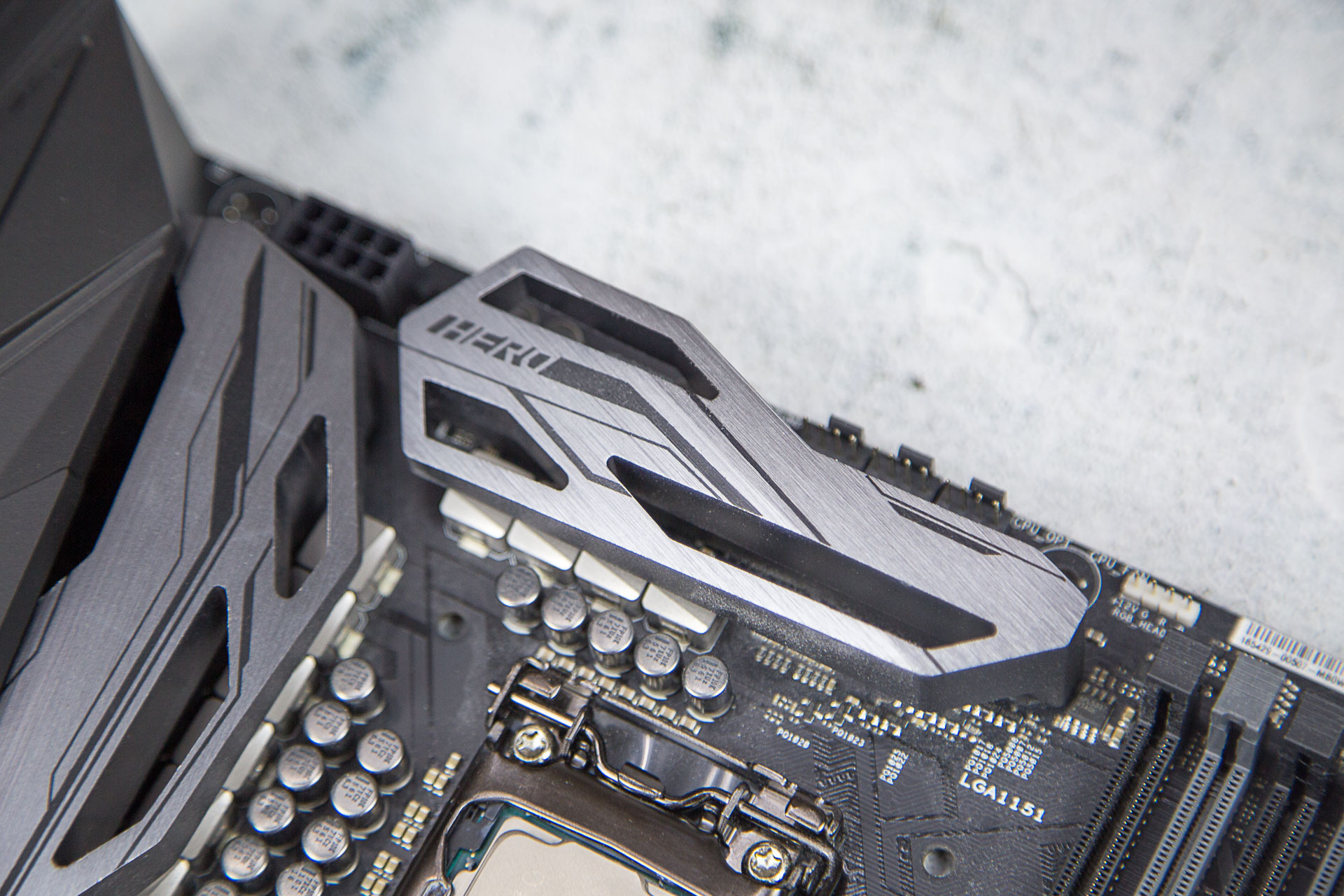 华硕1070ti显卡怎么装,华硕1070ti装机效果