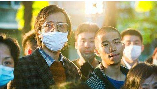 一瓶药四万，那是因为它是第二瓶，第一颗价值高达几十亿美金