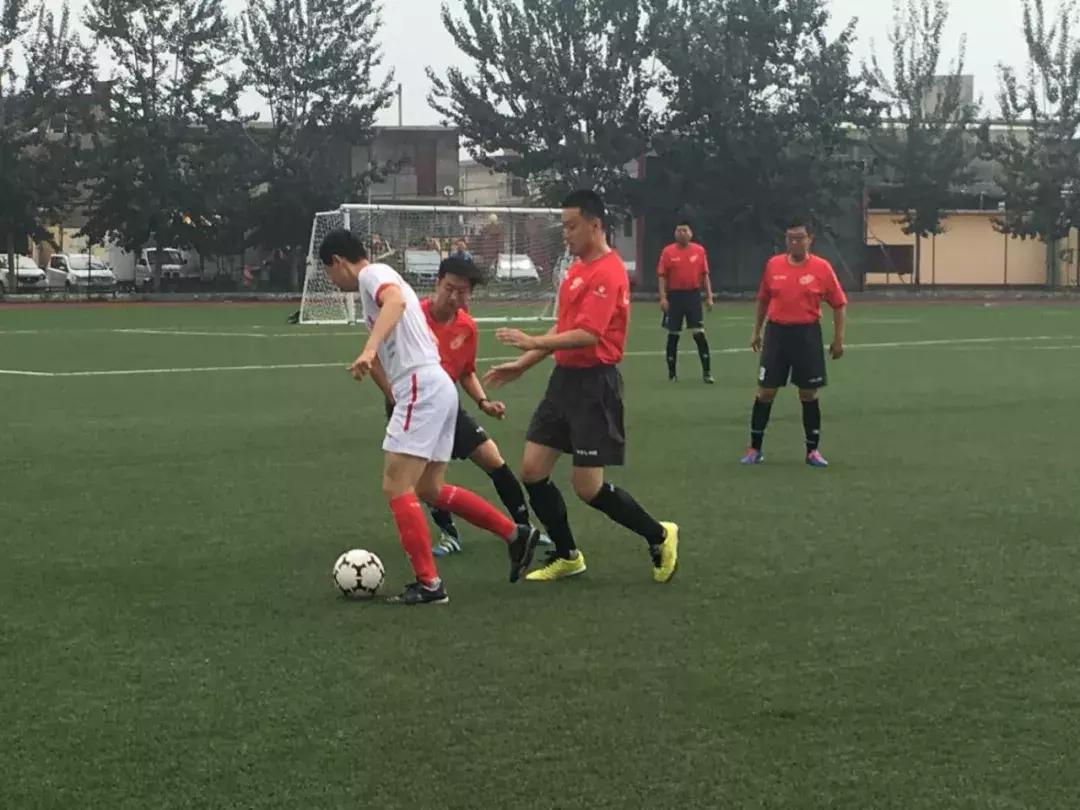 点燃新激情,丰富新生活——“映连红杯”足球邀请赛鸣锣收金