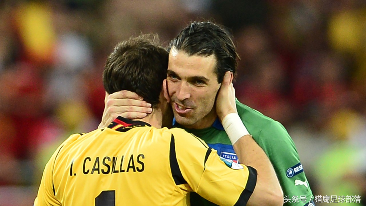 德赫亚18年最佳门将颁奖照片,德赫亚守门员身价