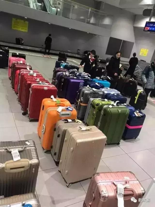 日本航空搬运行李箱,日本机场行李箱搬运