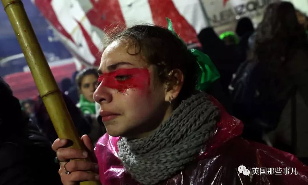 她们拼死抗争合法堕胎权利，却还是只能离胜利一步之遥……