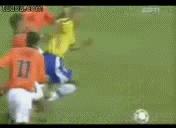 看清楚大罗生涯遭遇的恶劣犯规,罗纳尔多在意甲遭遇的恶意犯规