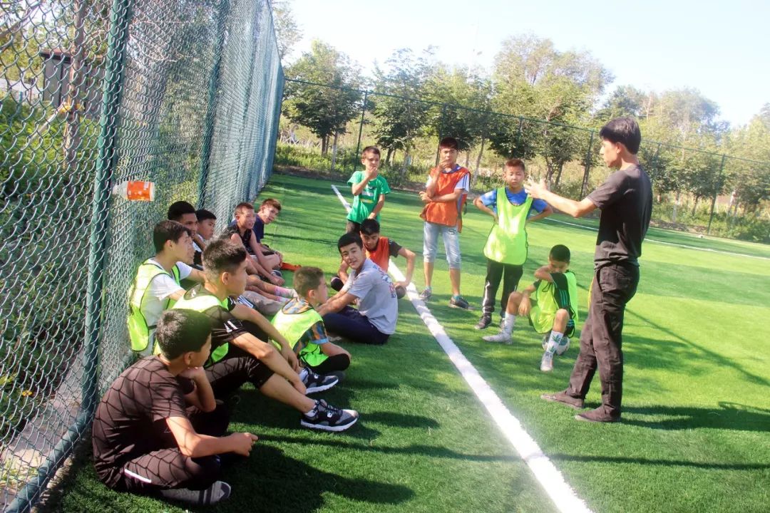 暑期足球比赛训练营,暑假足球训练感想
