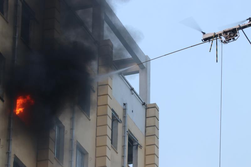 无人机灭火装备扑灭高层火灾,摩天营救无人机灭火