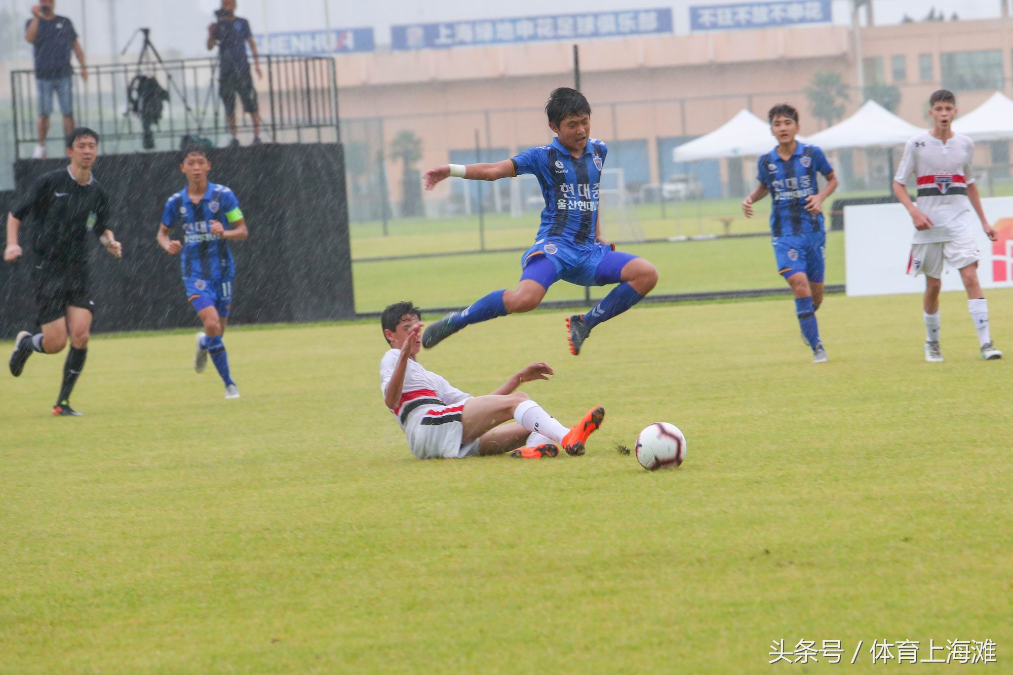 首届青少年国际足球挑战杯YICC鸣锣开战揭幕战幸运星1-2憾负尤文