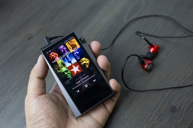 将不对称设计发挥到极致，“歪头杀”艾利和SR15*放播**器上手体验