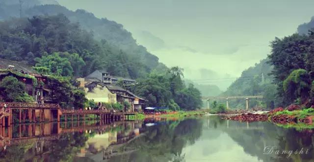 这座低调的宝藏小城去100次都不腻,这个低调的四川小城