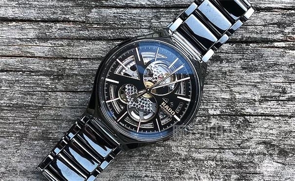 ETA机芯也可以露！雷达陶瓷腕表“开芯”