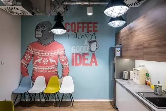 极简办公空间设计风格,会玩是个高水平的工作