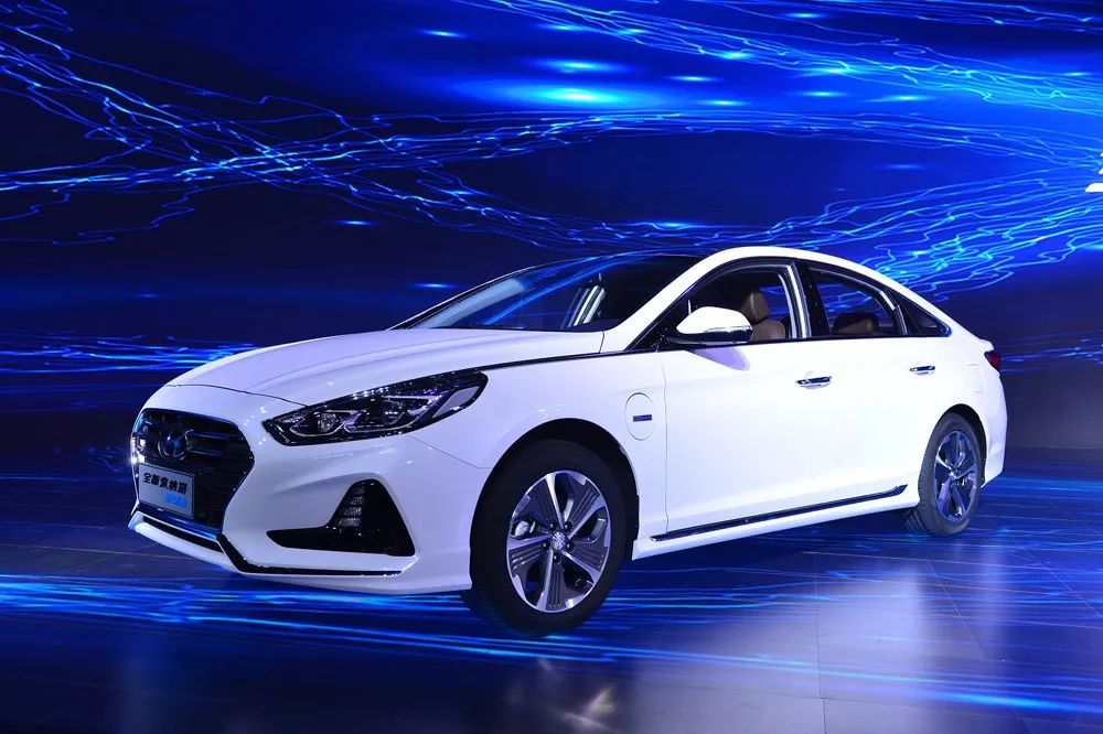 北京现代索纳塔插电混动,2022款索纳塔插电混动落地价多少