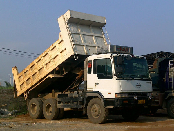 中国70年代日本卡车,90年代广东卡车