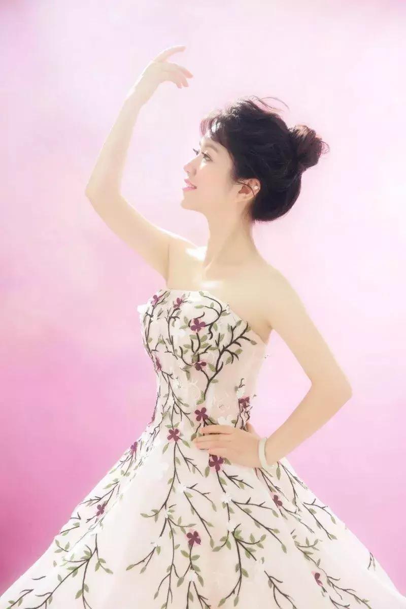 梅子——若有才华藏于心,岁月从不败美人