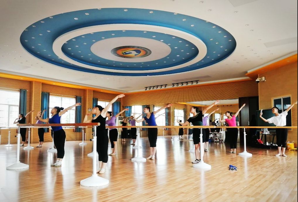 诗和远方还有田野和家乡,诗和远方也有人间日常