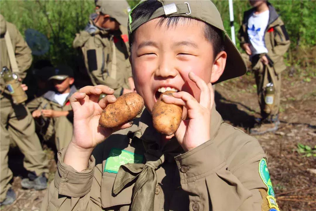 带小孩来田间地头体验生活,带孩子体验一下田间生活