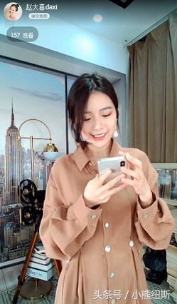 「中韩文对应」中国“网红主播”拯救韩国胡同经济探访弘大时尚街