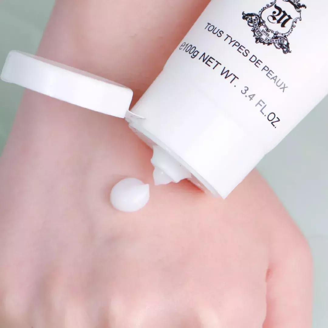 敷脸清洁脸部,用水敷脸可以去角质吗