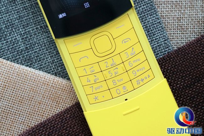 诺基亚82104g对比诺基亚81104g,诺基亚8110香蕉机解锁