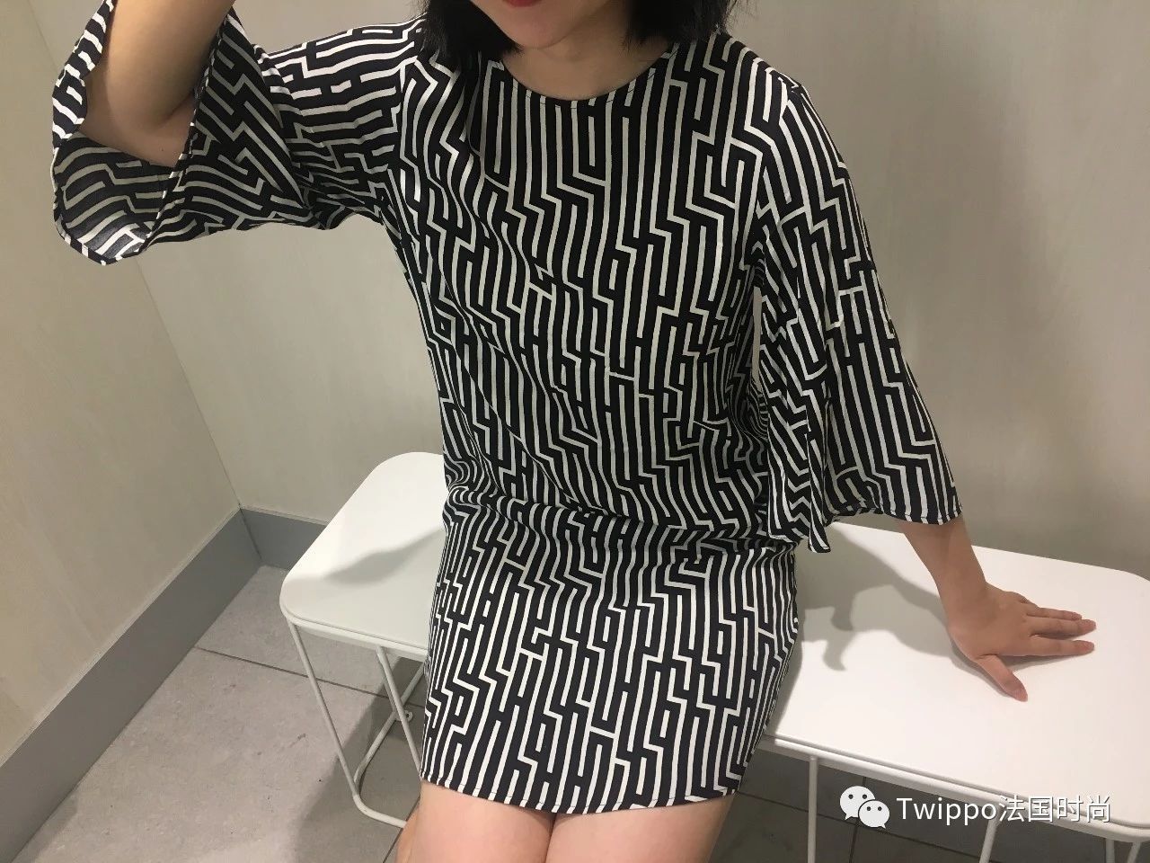 编辑试穿|HM想让你把壁纸穿到身上,没想到还卖断货?!