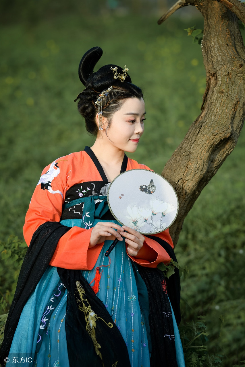 你有听过在地愿为连理枝的故事吗,在地愿作连理枝描述谁的爱情