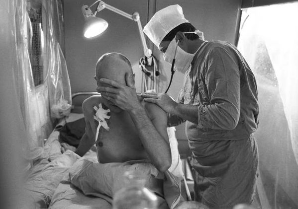 豆瓣9.7的神剧,hbo出品的经典灵异美剧