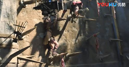 翻盘了,两年不见,我竟然被杨洋满脸胡渣的糙汉形象圈粉了