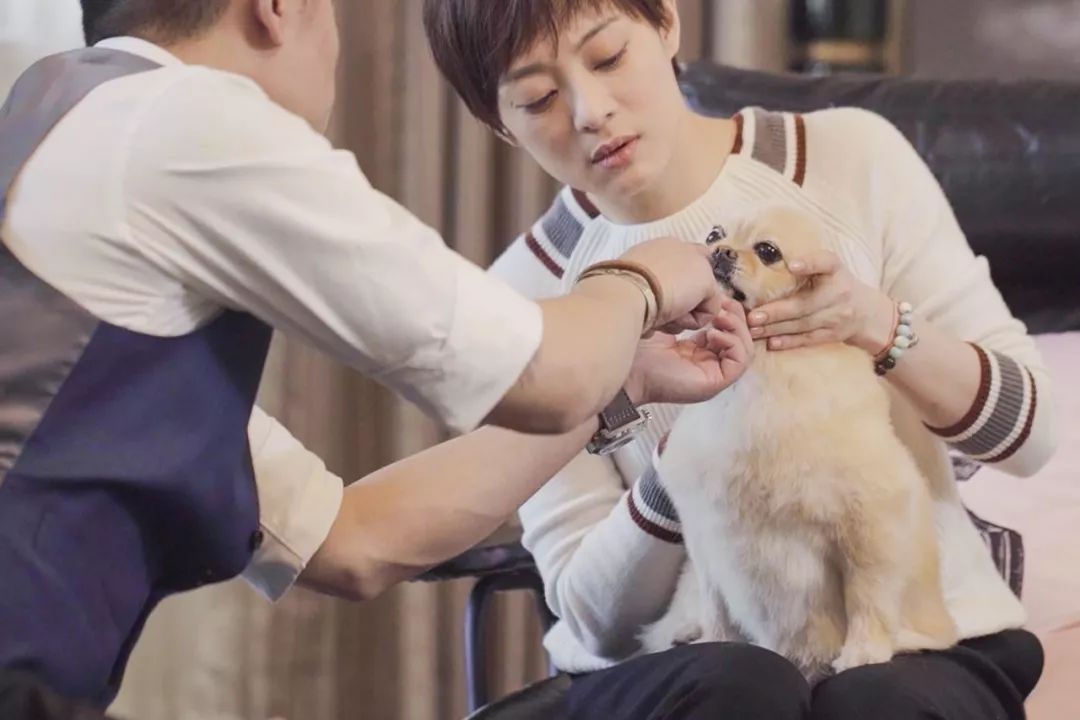 出身贫穷靠自己打拼出来的女人,90后靠自己买房买车的心酸生活