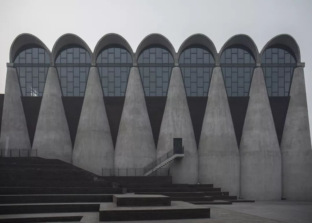 解压！美哭的对称建筑，瞬间治愈强迫症患者