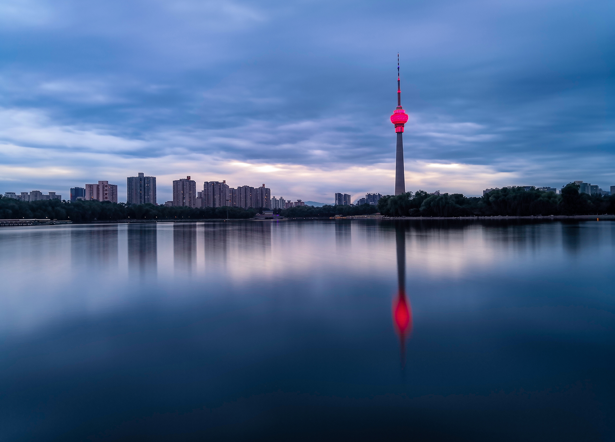 单反相机和手机摄影有什么区别,摄影初学者适合买什么单反相机