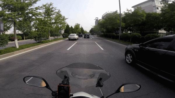 摩托骑行安全指南,城市骑行摩托车十大注意事项